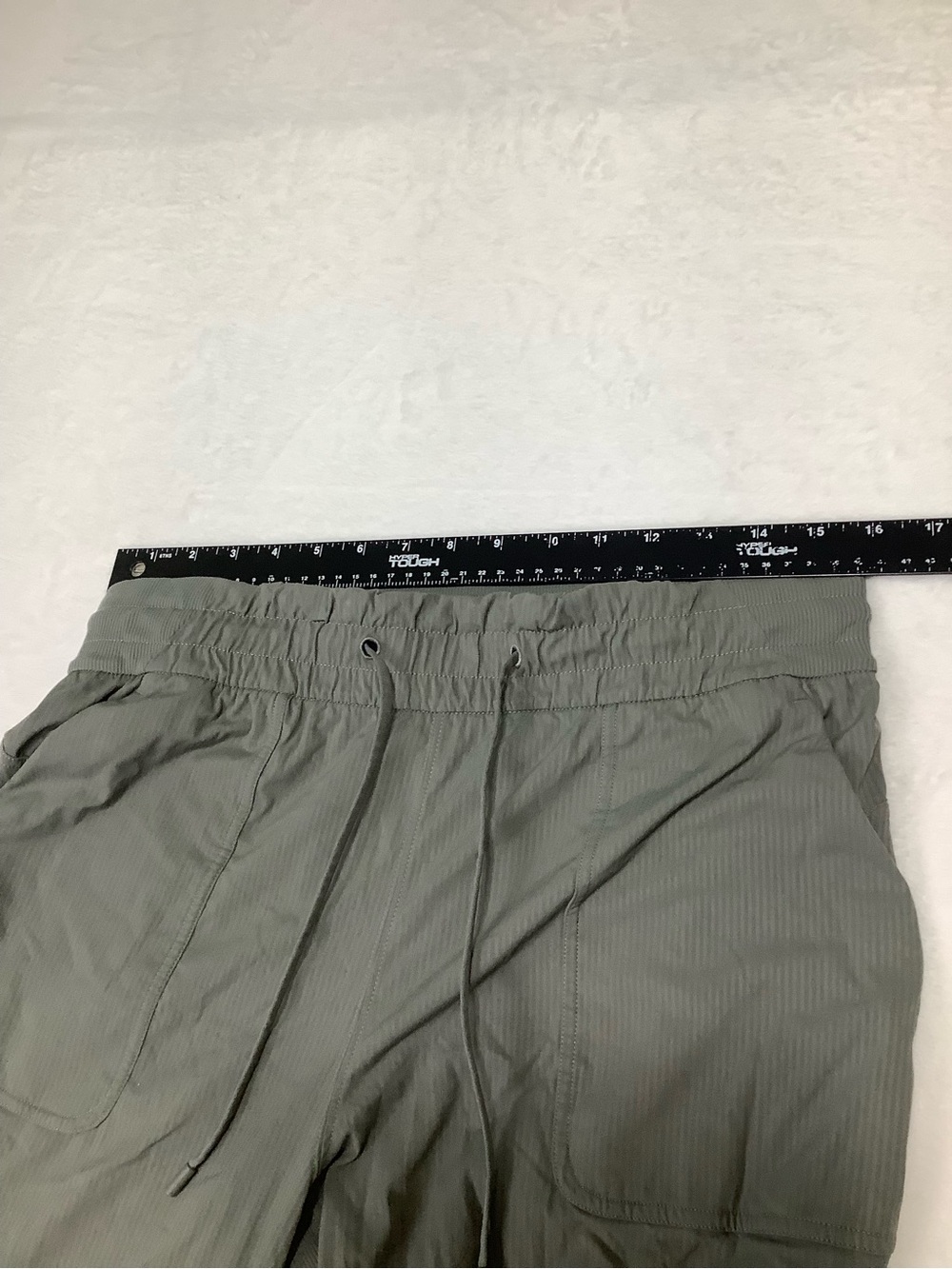 Lululemon Beyond the Studio Crop Sz 10 Grey Sage (First Release) - Picture 5 of 10
